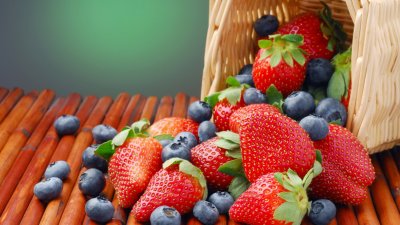 Летние фрукты и ягоды картинки для рабочего стола