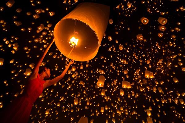 Китайские небесные фонарики фото