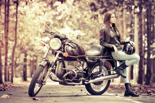 Картинки на рабочий стол девушки с мотоциклами